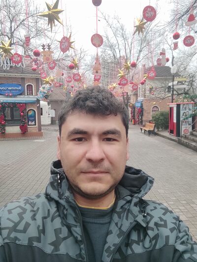  ,   Azizjon, 33 ,   ,   