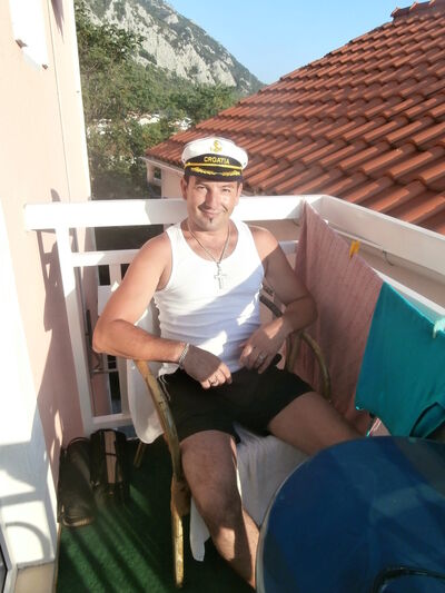  ,   Victor, 47 ,   ,   , c 