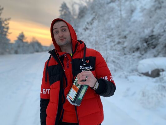  ,   Vladislav, 27 ,   ,   