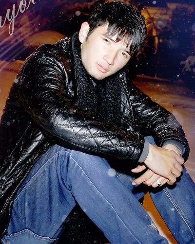  ,   Hayot, 34 ,   