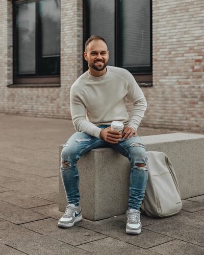  ,   Dima, 32 ,   ,   