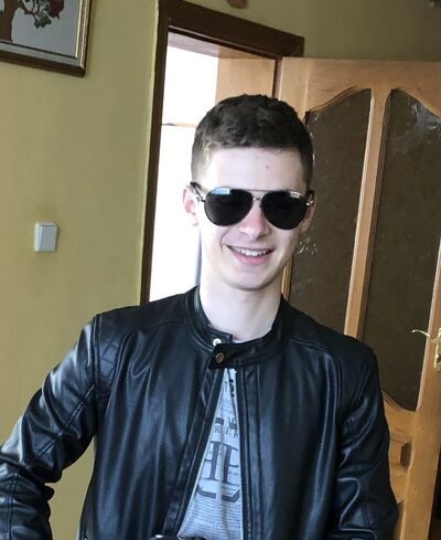  ,   Artem, 24 ,   