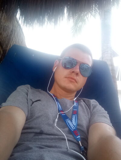  ,   Misha, 30 ,   