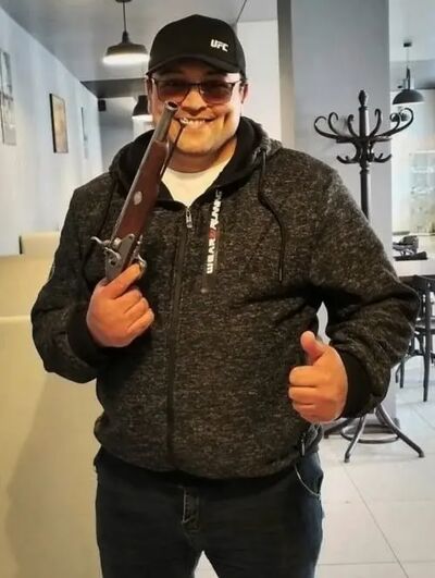  ,   David, 42 ,   ,   , c , 