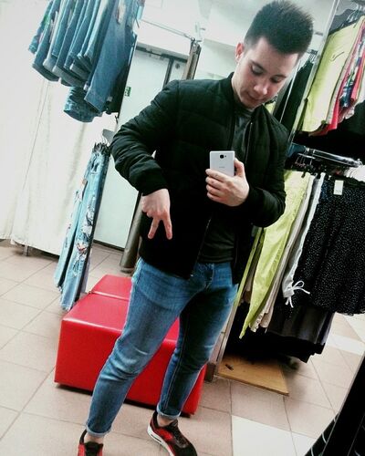  ,   Dastin, 27 ,   