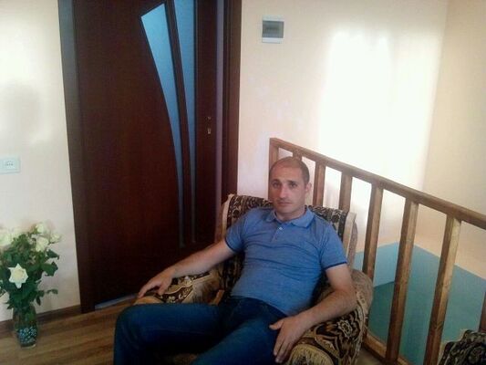  ,   Rafo, 46 ,   