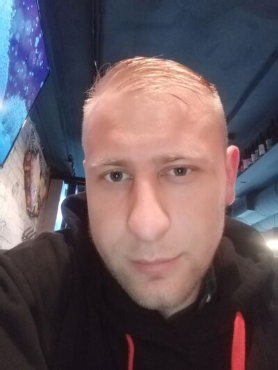  ,   Konstantin, 32 ,   ,   