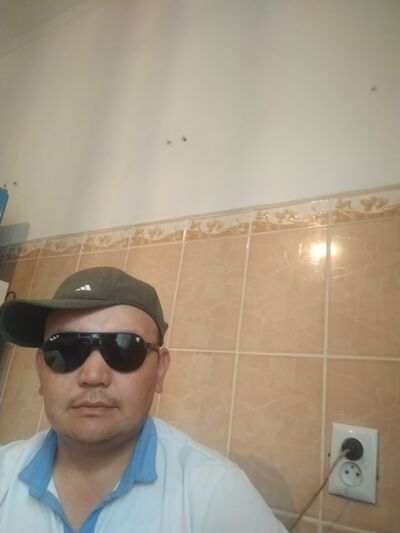  ,   Marat, 36 ,     , c , 