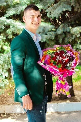  ,   Dima, 32 ,   
