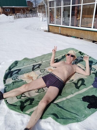  ,   Viktor, 63 ,   c 