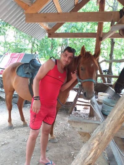  --,   Artur, 38 ,   ,   