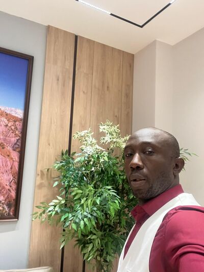  ,   Victor, 41 ,   c 