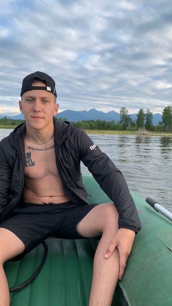 ,   Maksim, 22 ,   ,   