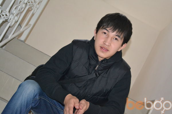  ,   Muha, 32 ,   