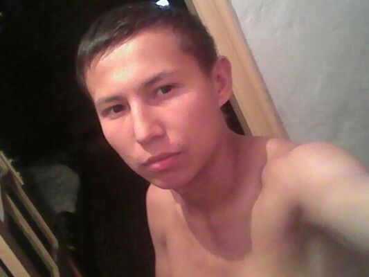  -,   Konstantin, 28 ,   
