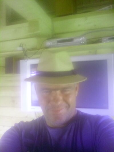   ,   Viktor, 54 ,   