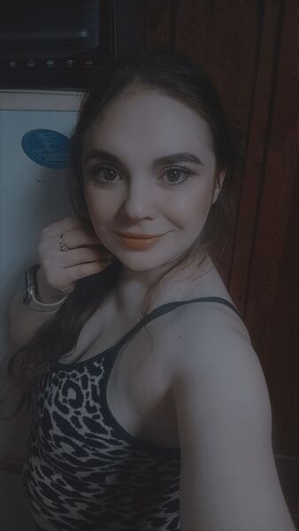  ,   Angelina, 33 ,   c 