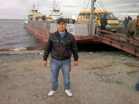  ,   Dom, 44 ,   