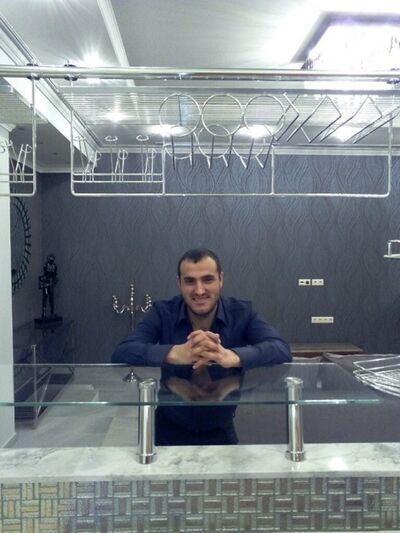  ,   Armen, 42 ,   ,   