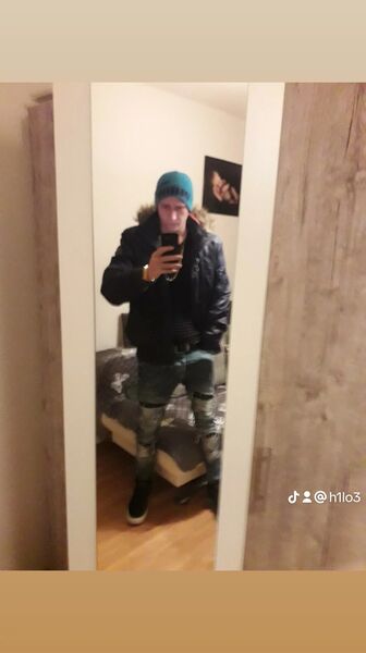  ,   Axel, 19 ,   ,   