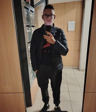  Sarcelles,   Marian, 21 ,   ,   