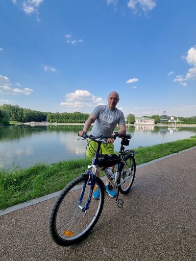  ,   Alex, 51 ,   c 