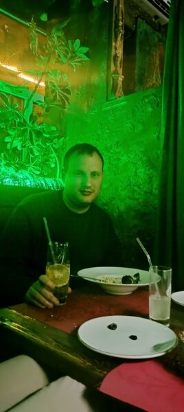  ,   Mikhail, 32 ,   ,   , c 