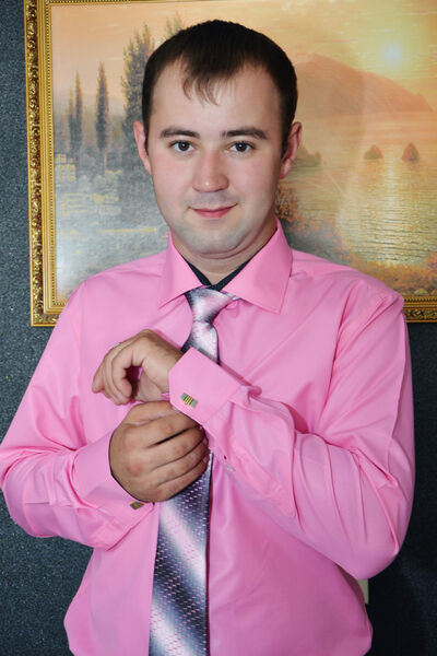  ,   Artem, 33 ,  
