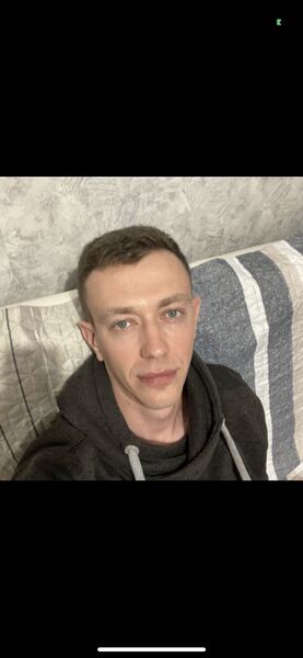  ,   Artem, 39 ,   
