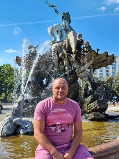  Benov,   Vladimir, 48 ,   ,   
