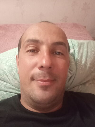  ,   Anatoli, 40 ,   c 