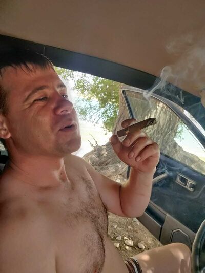  ,   Den, 37 ,   ,   