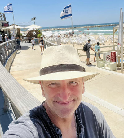  Abbadia Lariana,   George, 63 ,   c 