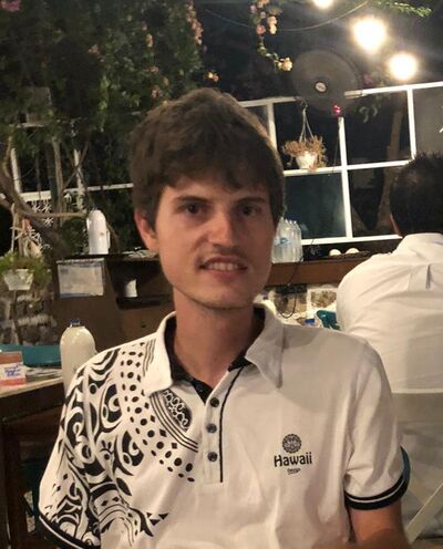  Praha,   Larry, 30 ,   ,   , c 