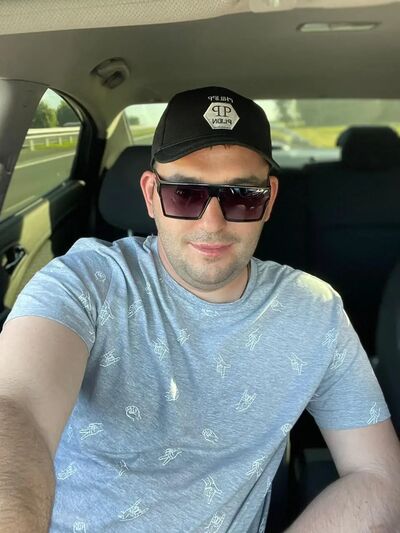  ,   Maxim, 35 ,   ,   , c 