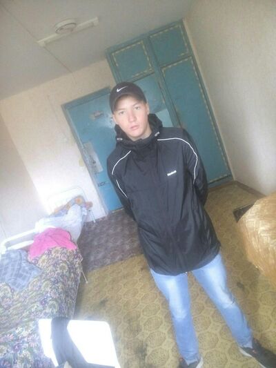  ,   Artur, 26 ,   