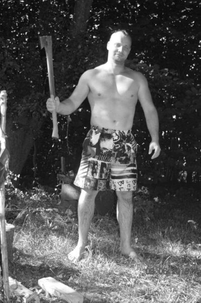  ,   Tomas, 42 ,   ,   