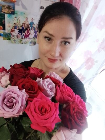  ,   Nadezhda, 32 ,   