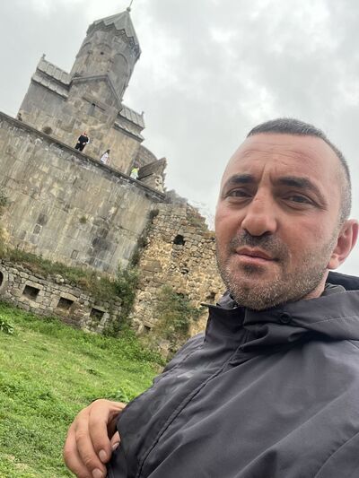  ,   Artur, 40 ,   ,   , c 