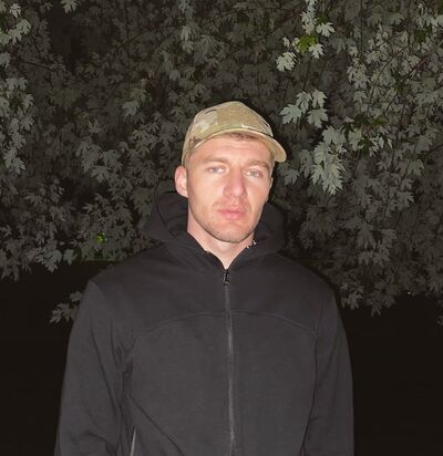  --,   David, 32 ,     