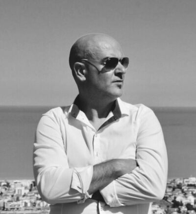  ,   Roberto, 48 ,   ,   