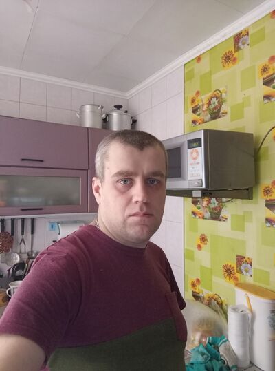  ,   Mikhail, 37 ,   c 