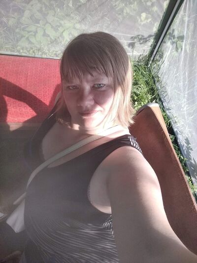  ,   Elena, 35 ,   c 