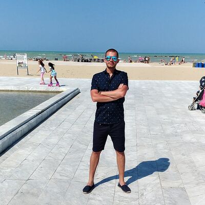  ,   Alex, 37 ,   ,   