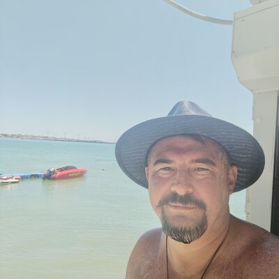  ,   Maks, 37 ,   ,   , c 