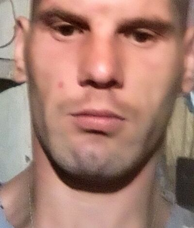  ,   Ivan, 33 ,   c 