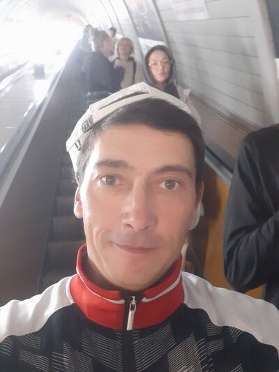  ,   Alecs, 42 ,   c 