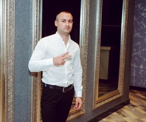  ,   Slava, 37 ,   ,   