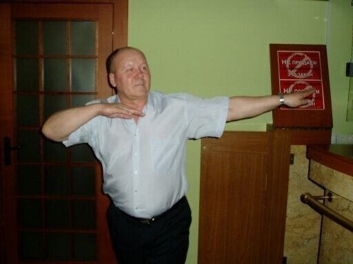  ,   Oleg, 66 ,  