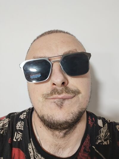  ,   Victor, 32 ,   ,   , c , 